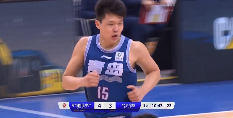 卡昌队球员因出色表现获得主教练赞赏