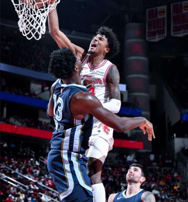 包含雄火队在客场取得奇迹一战，意志坚定的词条