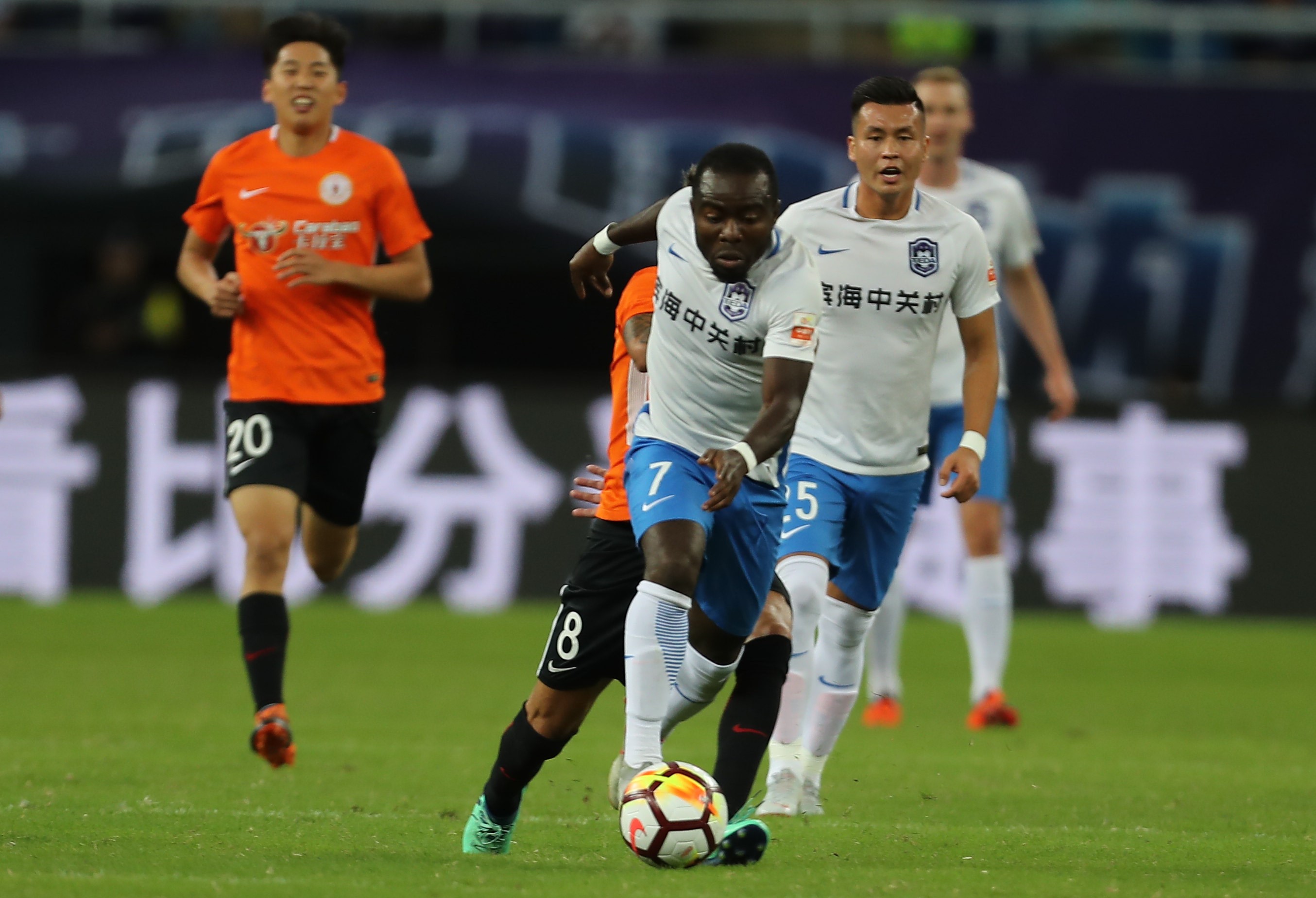 天津泰达主场平局，与广州恒大握手言和