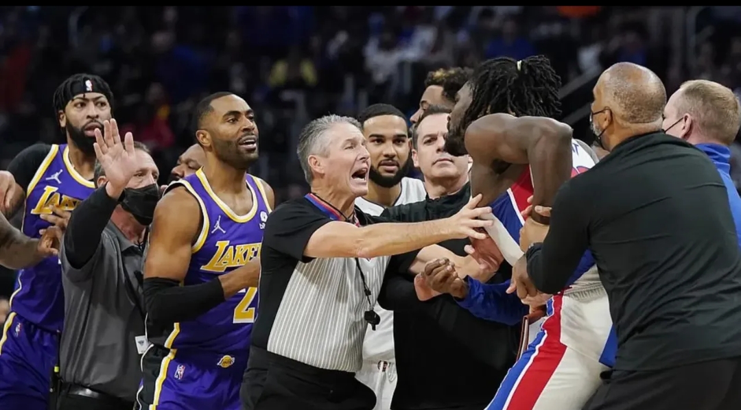 开云体育下载-比赛中节奏明快，球员们配合默契无间