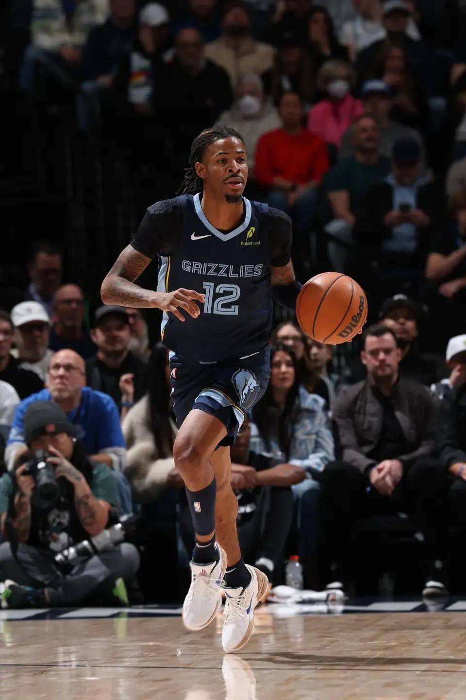 灰熊负快船——米切尔连中关键球可惜比赛中遭意外伤退的简单介绍