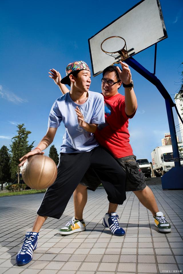 篮球比赛的惊心动魄瞬间，让人无法自拔的简单介绍