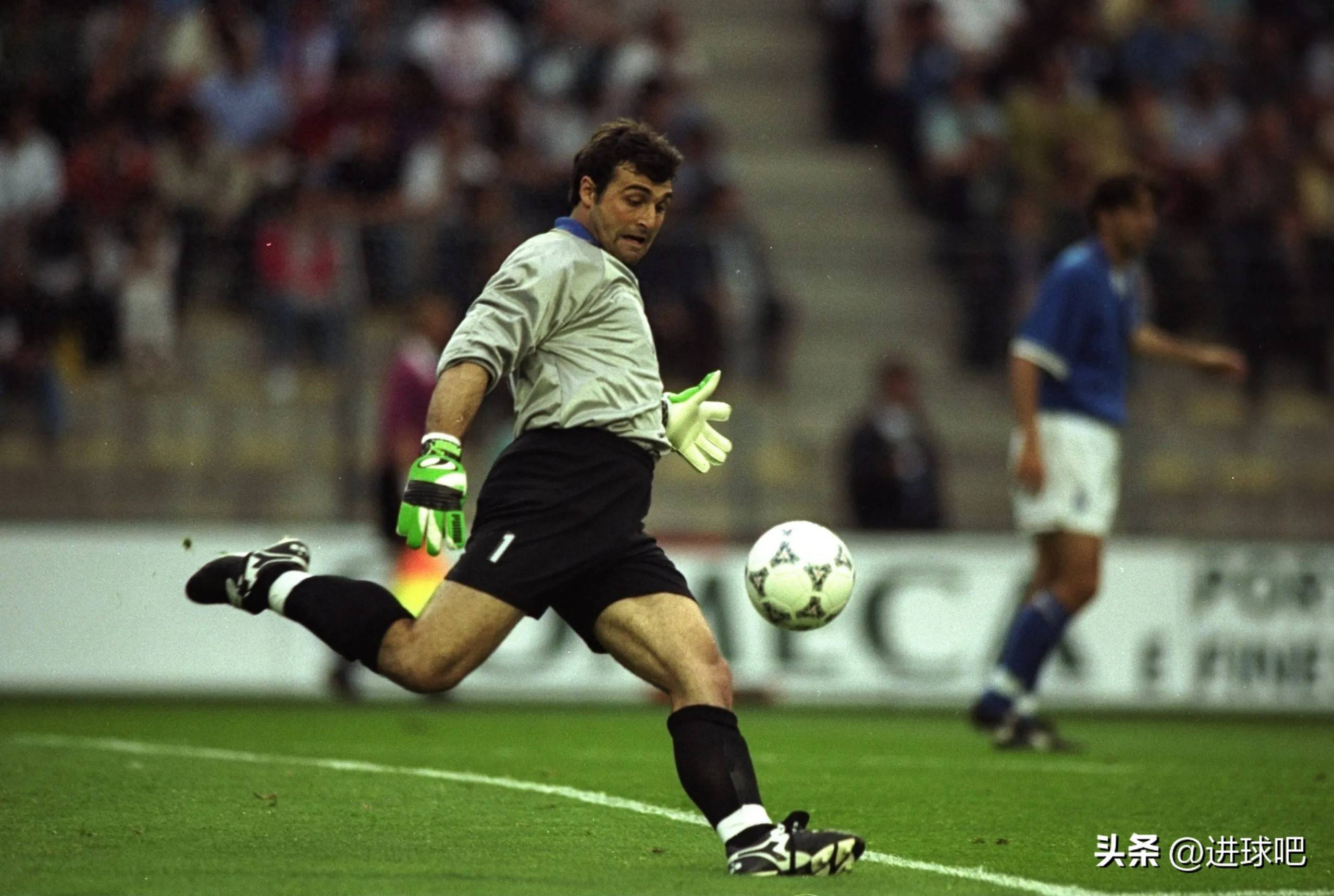 意大利队凭诺维奇建功，晋级欧洲杯半决赛