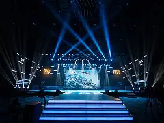 现场气氛火爆，球员齐心协力冲击胜利的简单介绍