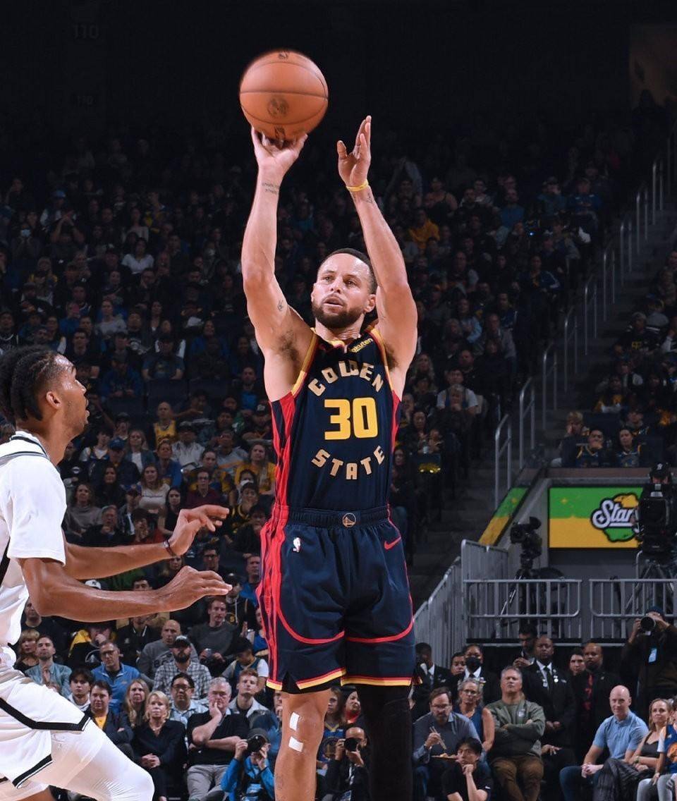 开云体育app-勇士遭遇惨败，场均得分下降的简单介绍