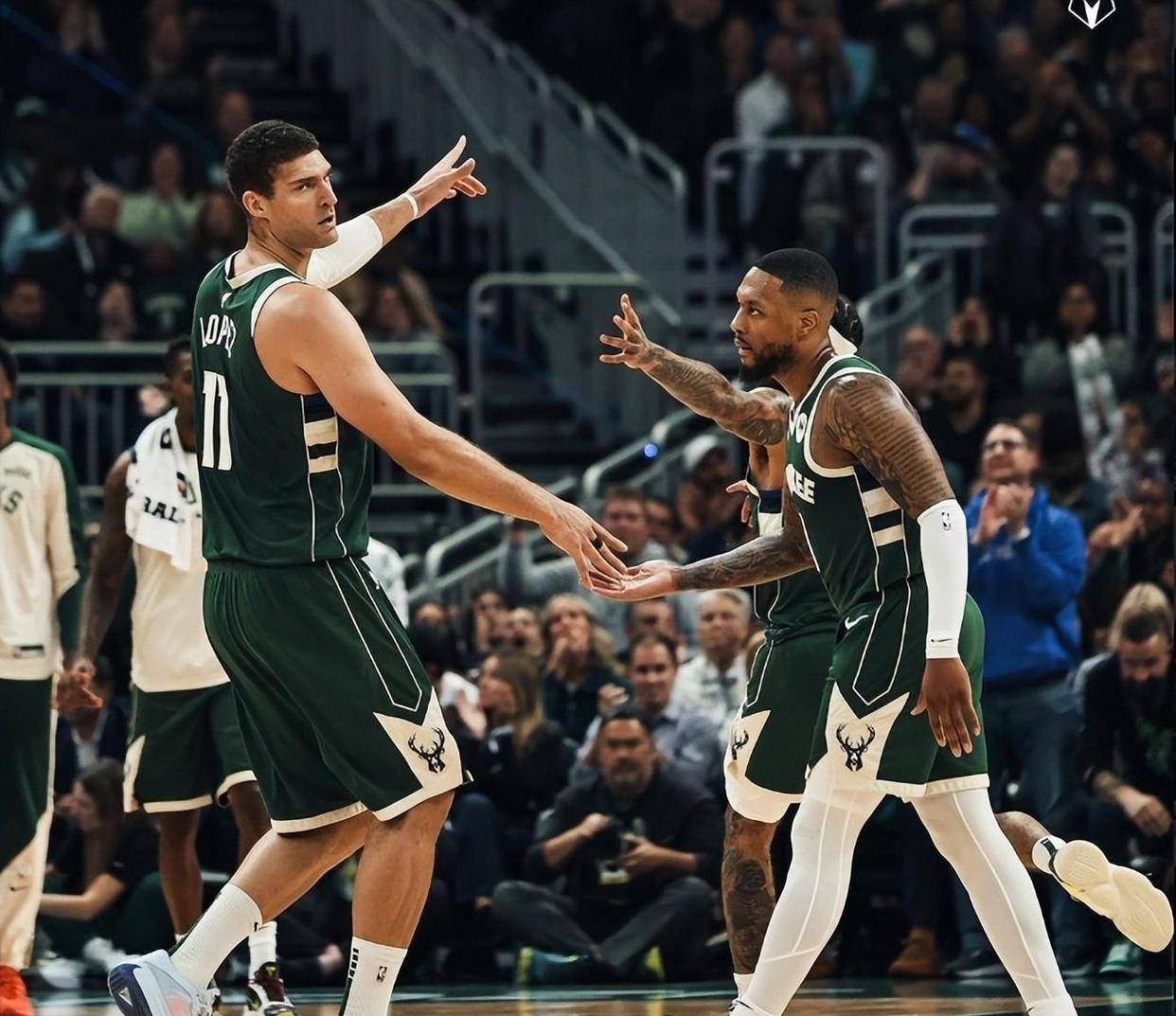 包含雄鹿主场轻取黄蜂,字母哥再现全能表现助队取胜的词条 包含雄鹿主场轻取黄蜂,字母哥再现全能表现助队取胜的词条