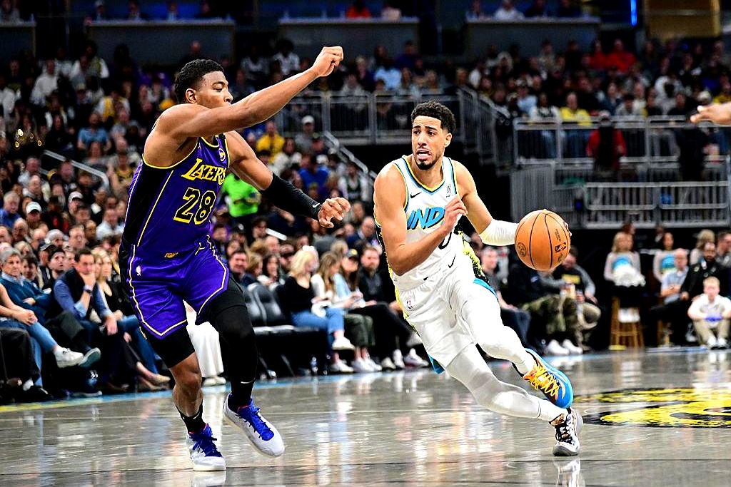 湖人外线射手火力全开，稳稳领先对手的简单介绍