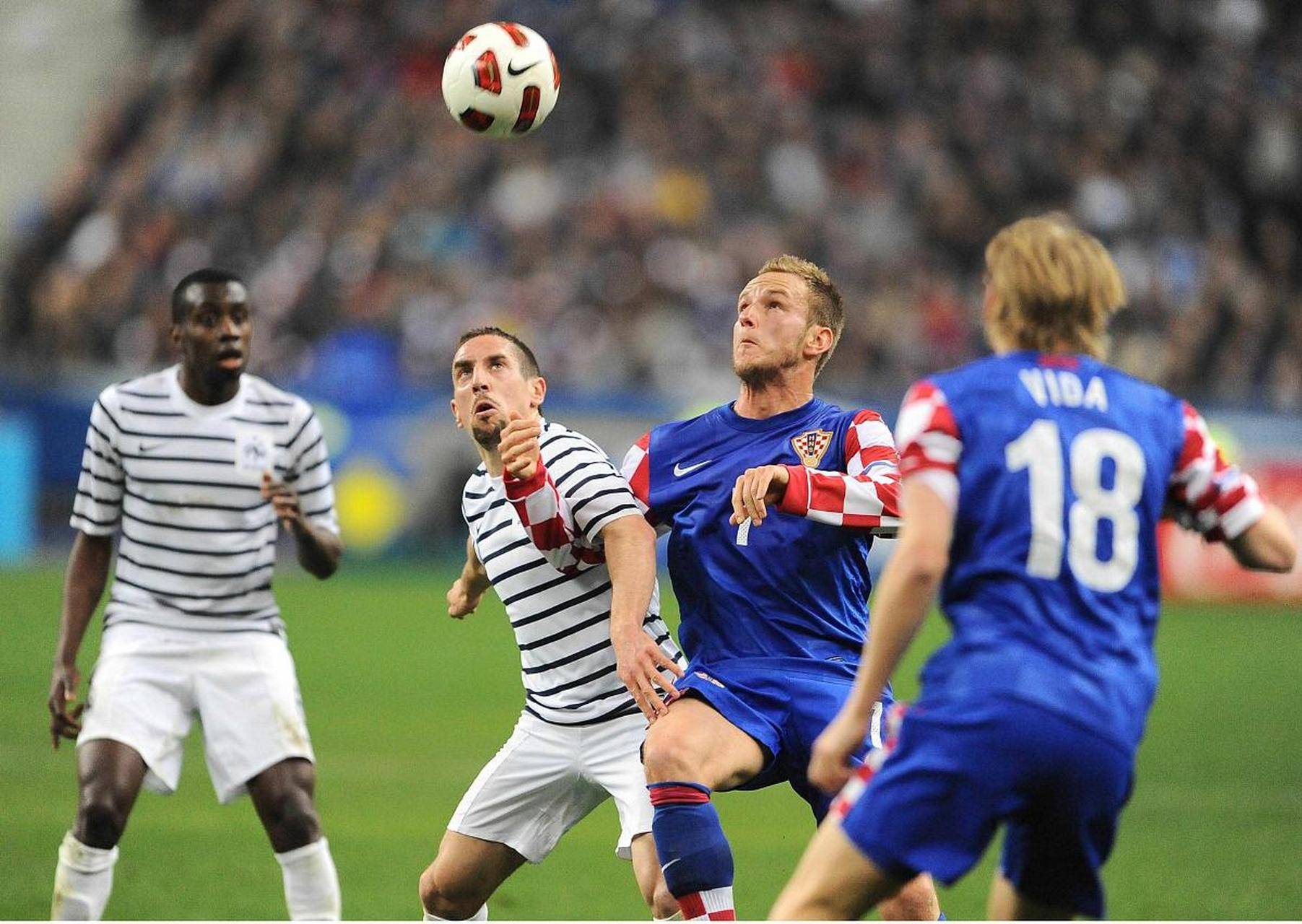 瑞典队险胜英格兰，晋级欧洲国家杯半决赛的简单介绍