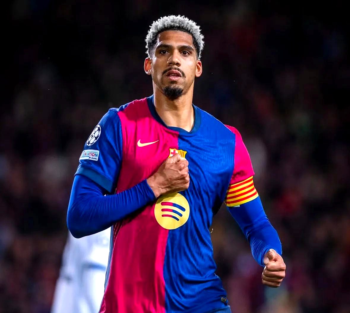 包含尤文图斯迎战巴黎，决定胜者晋级命运的词条