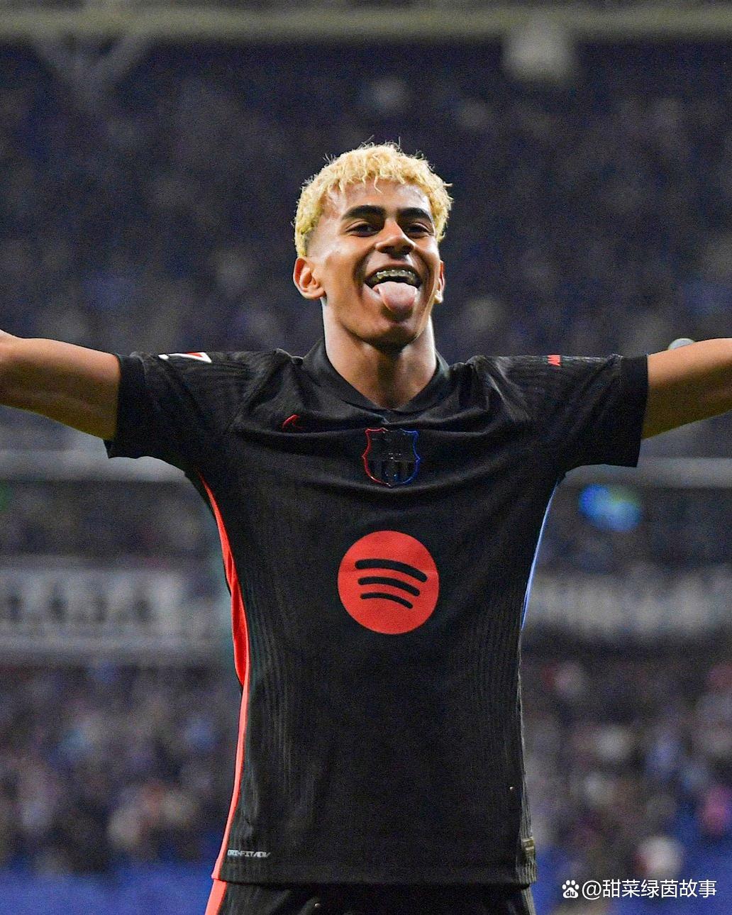 开云体育平台APP-包含国际足球：巴塞罗那签下阿尔及利亚新秀小将的词条