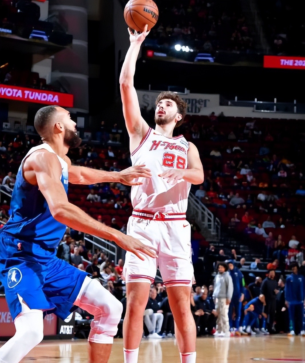 火箭队主控受伤,球队调整战术备战下一场比赛的简单介绍 火箭队主控受伤,球队调整战术备战下一场比赛的简单介绍