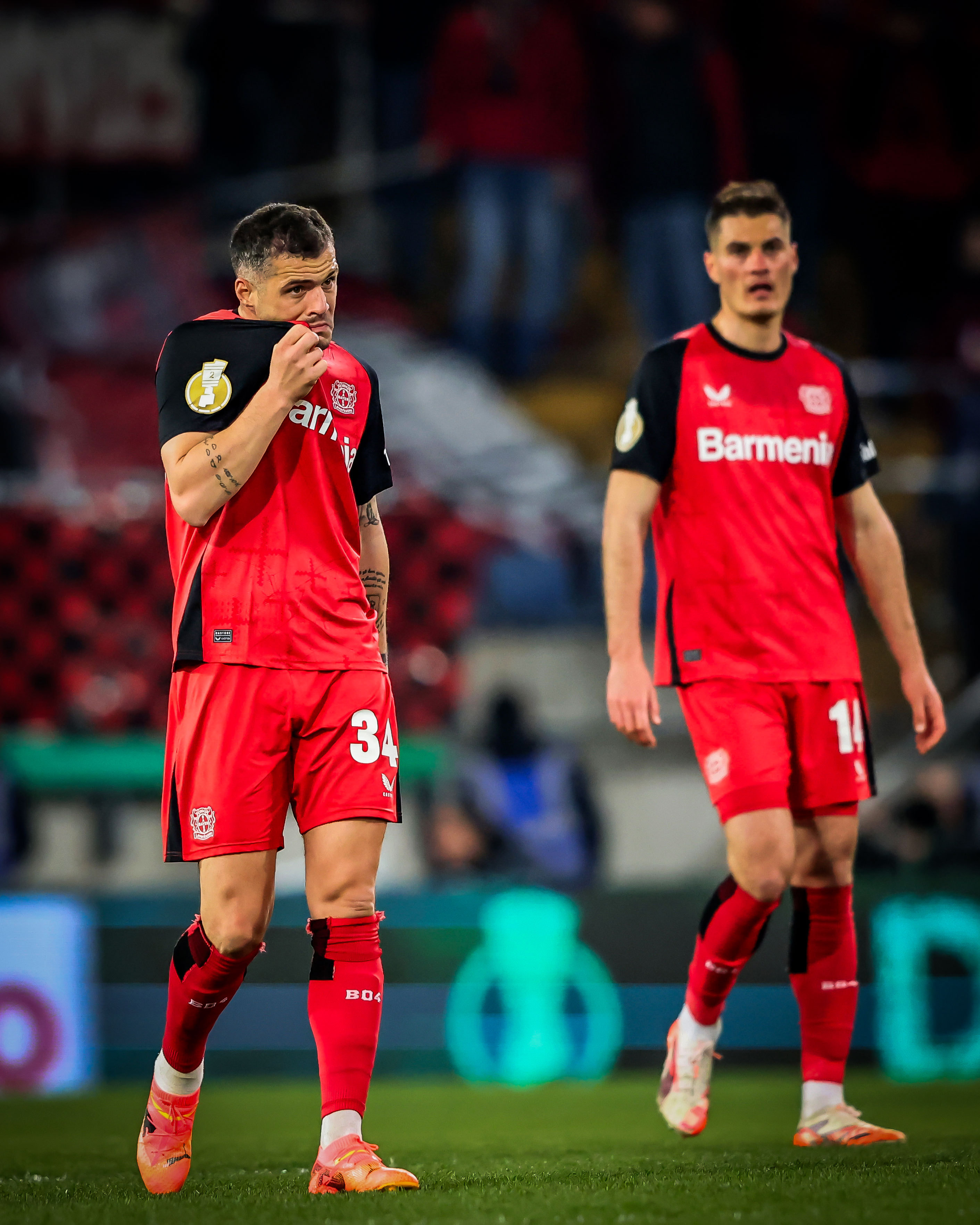 关于勒沃库森队球员助力球队前行的信息