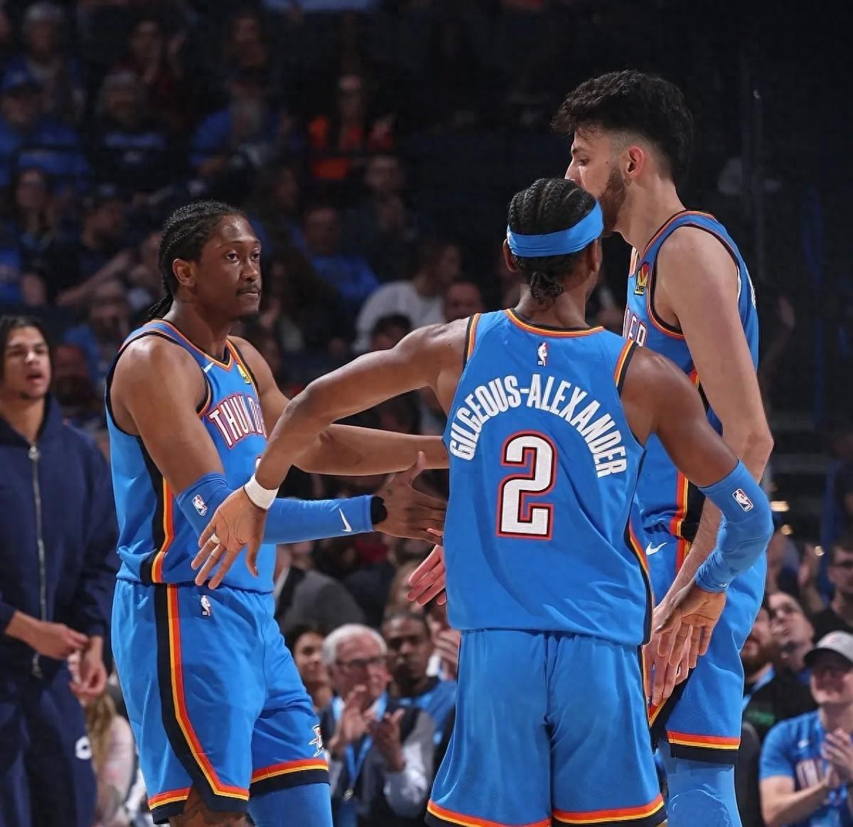 爵士大胜鹈鹕，主场喜迎胜利