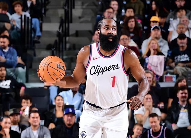 关于快船轻取太阳,豪取四连胜的信息 关于快船轻取太阳,豪取四连胜的信息