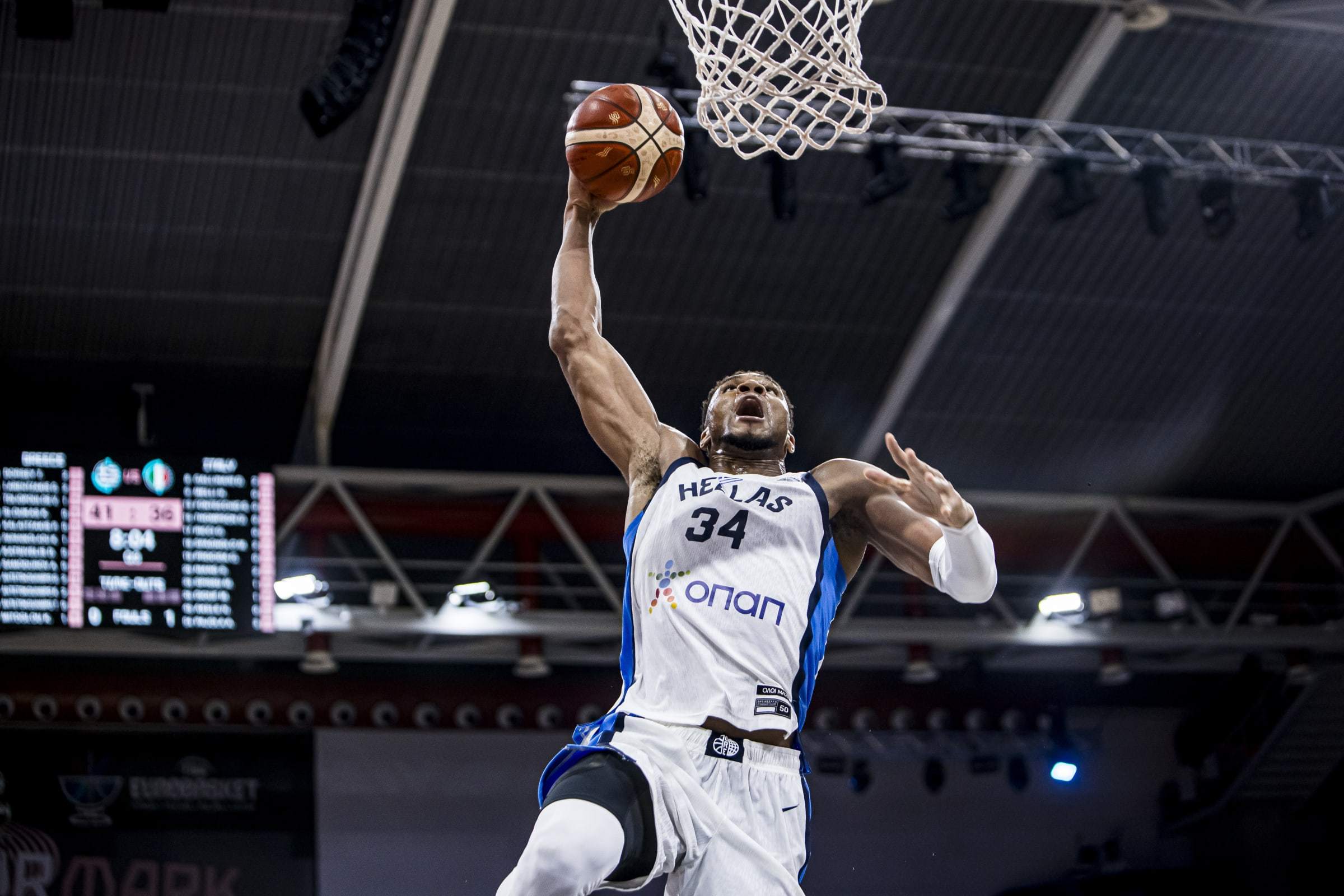 马刺完胜阿根廷男篮，字母哥惊艳世界