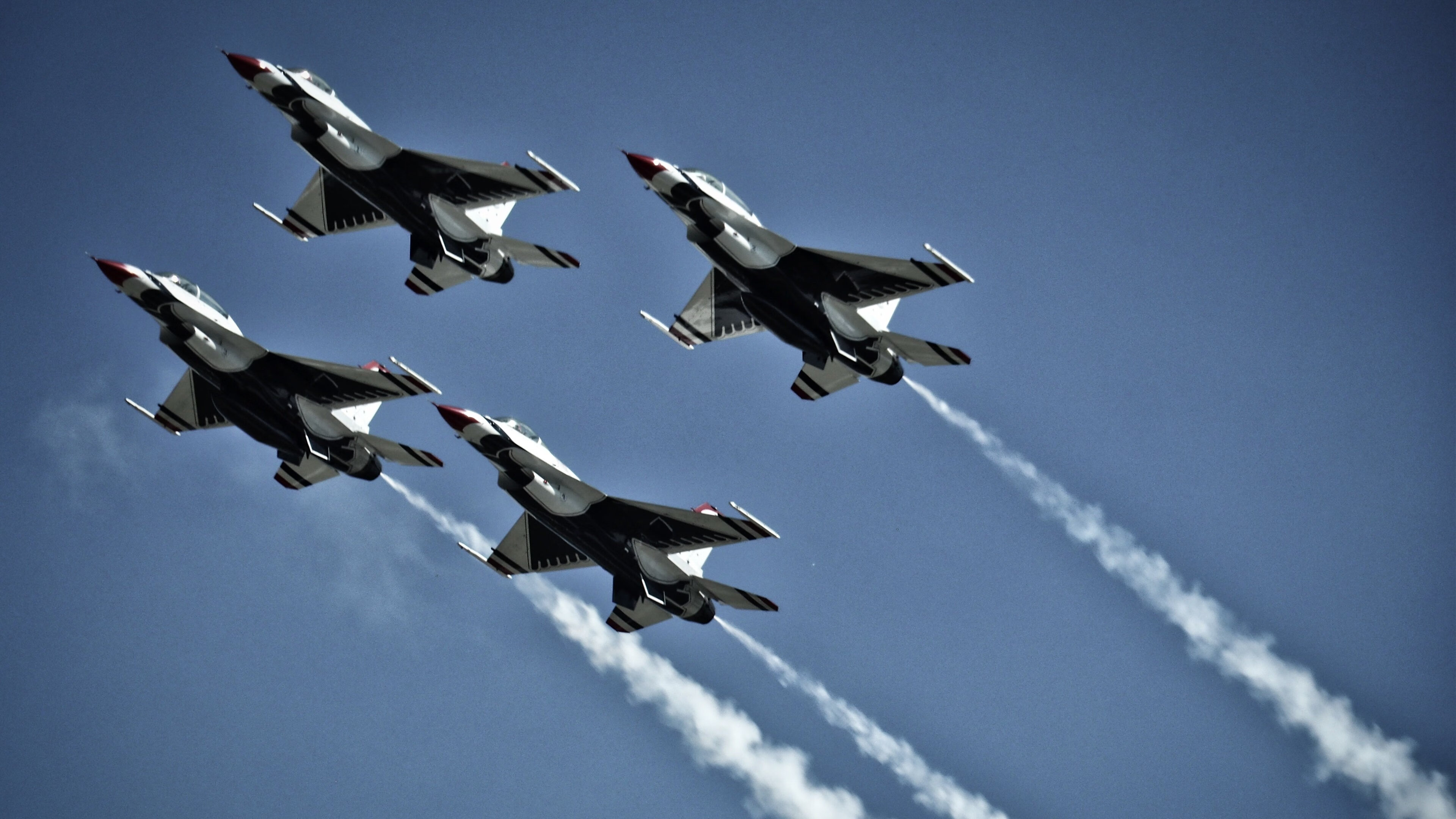 卡马文加一锤定音！比利亚雷亚尔战术博弈中力克几内亚