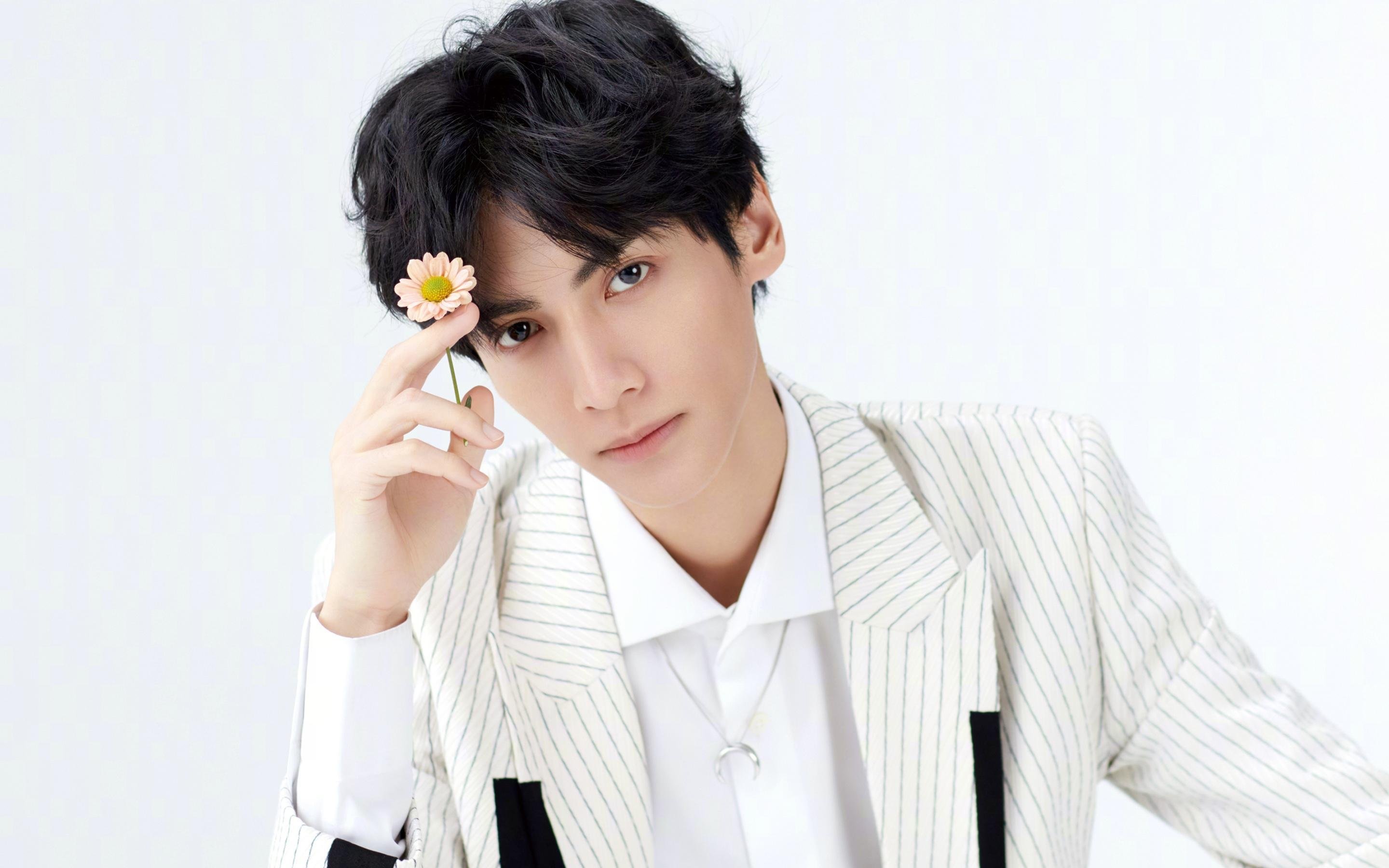 开云体育-欧陆烽火，德甲争冠白热化，波兰逆转引爆欧洲杯预演