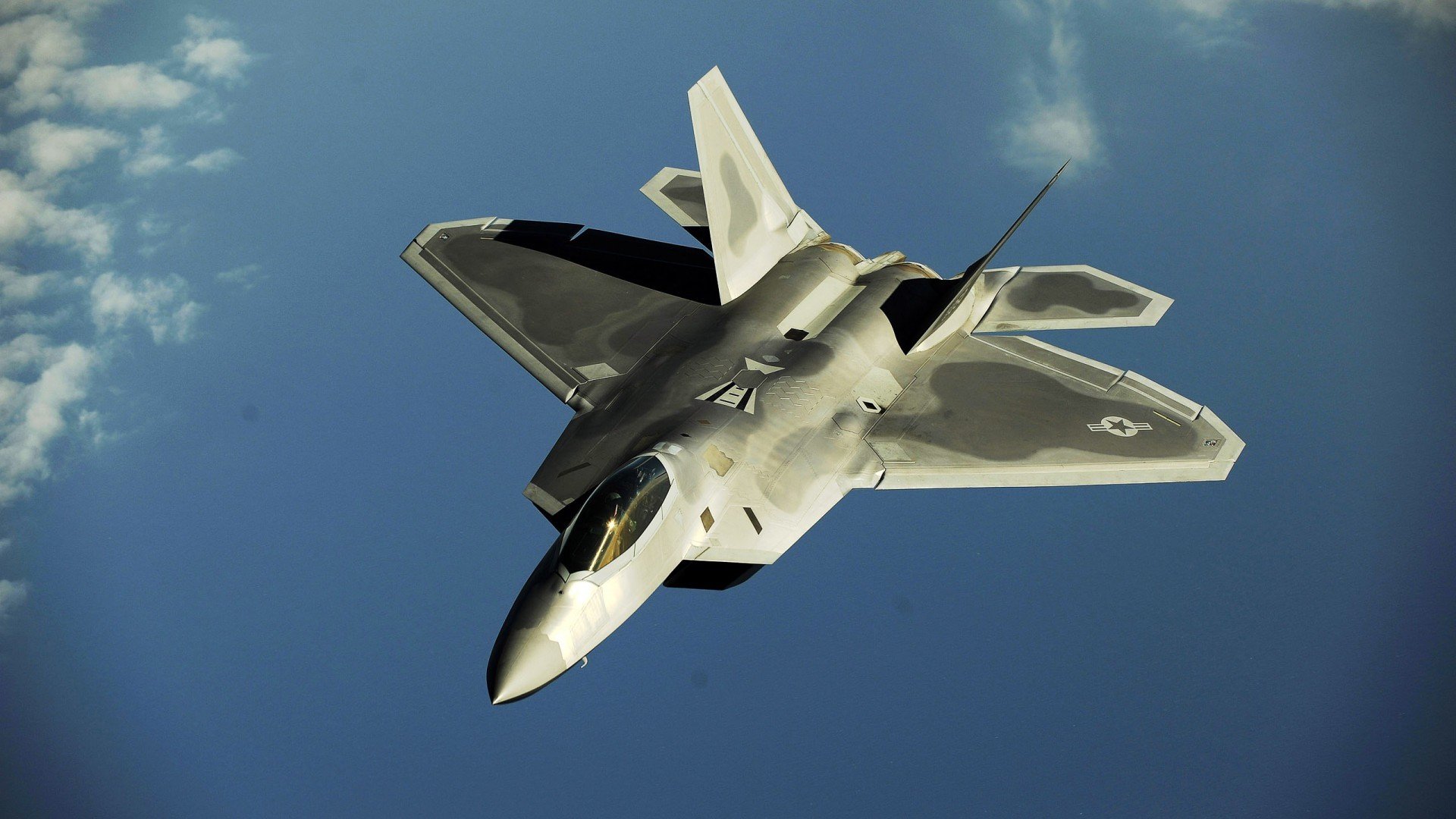 开云APP-爆冷夜，浓眉如何用铁血防守撕碎深圳队？