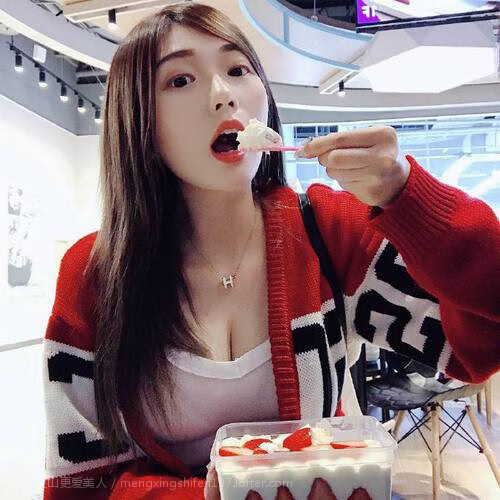 引擎轰鸣与球场回响，F1新赛季之夜，浓眉用实力证明自我